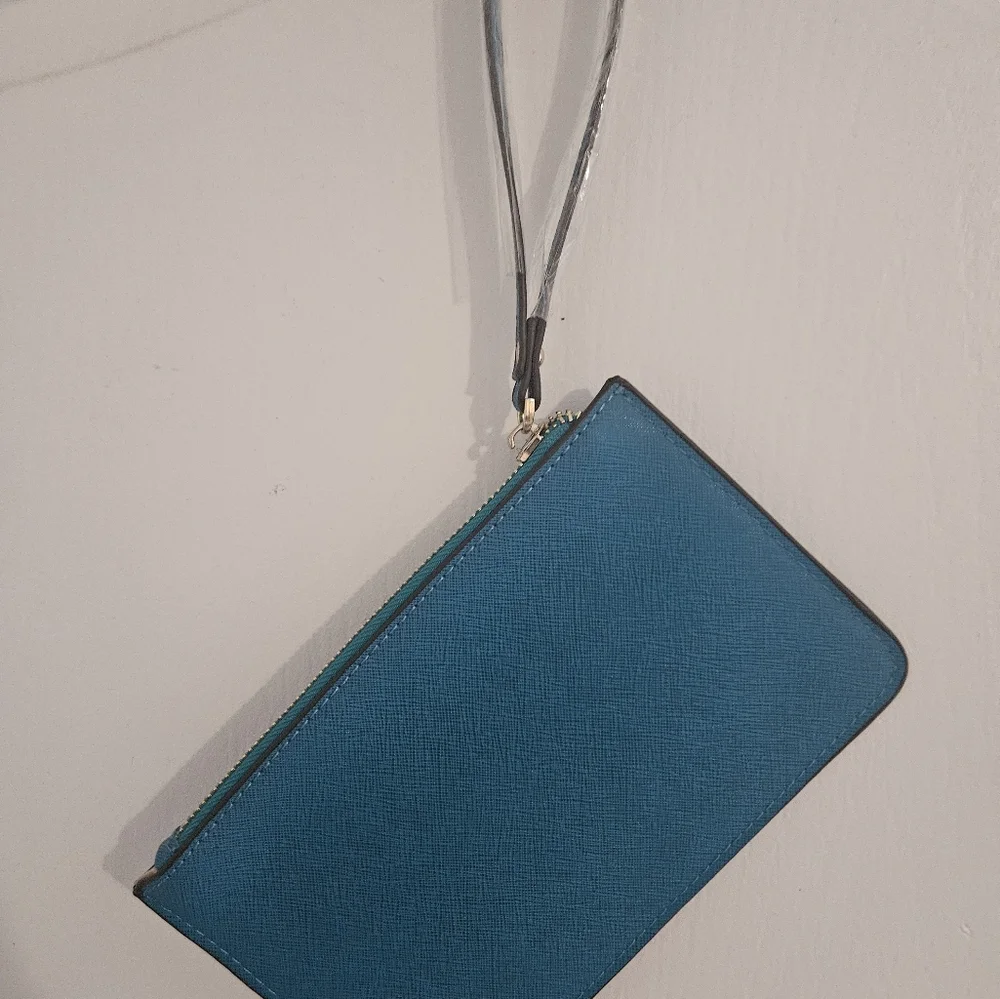 - Kate spade wristlet. NWOT